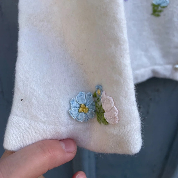 Vintage  Simpsons Appliqué Lambswool Angora Cardigan Sweater, 2-3 years old - Picture 4 of 10